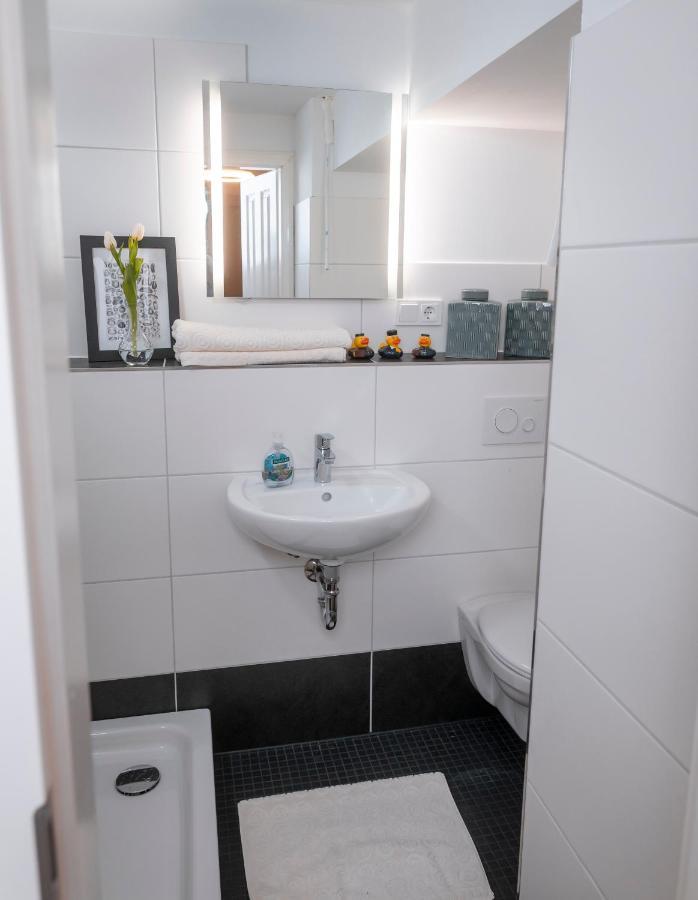 90qm Zentrum Naehe Prenzlauer Berg, 2 Baeder Appartement *